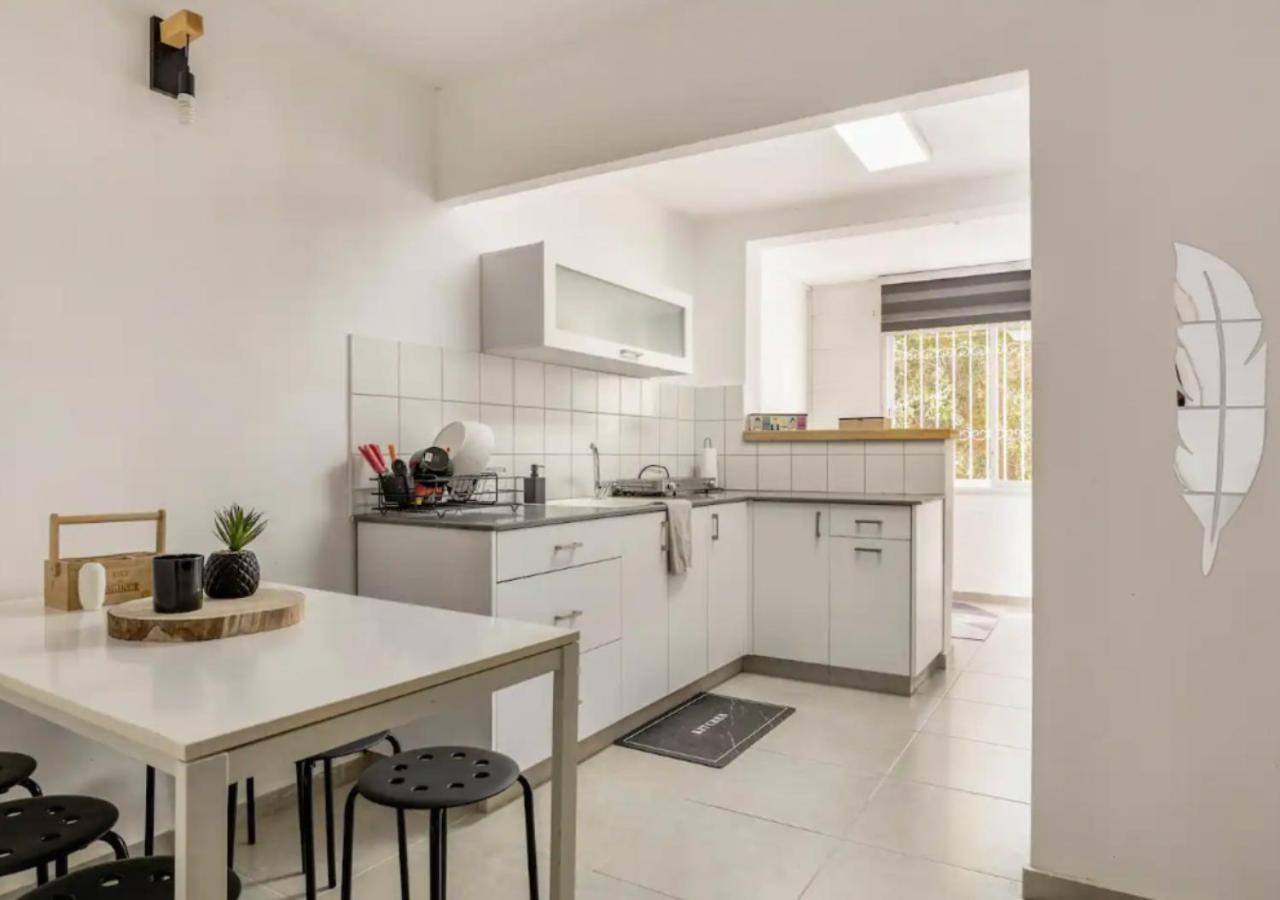 Central 1Br Oasis, Fast Fiber Wifi, Free Parking, Free Netflix With Shelter Haifa Exterior photo