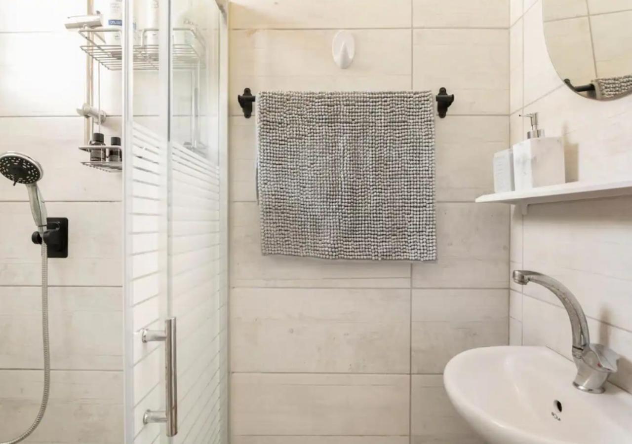Central 1Br Oasis, Fast Fiber Wifi, Free Parking, Free Netflix With Shelter Haifa Exterior photo